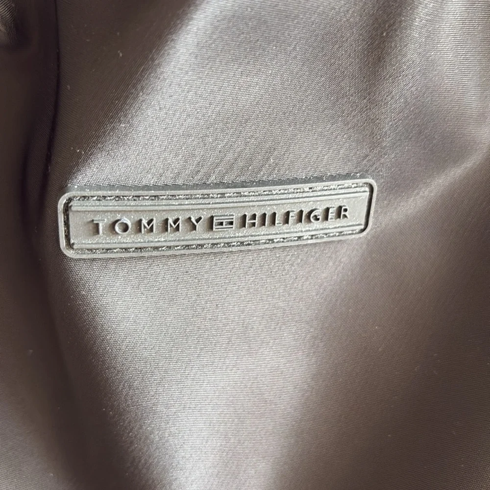 Tommy Hilfiger sleek versatile
